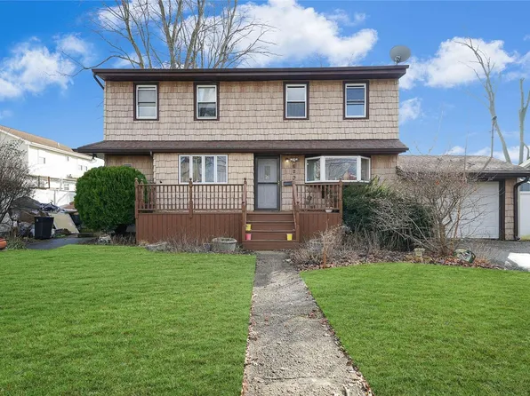 629 14th Street, West Babylon, NY 11704