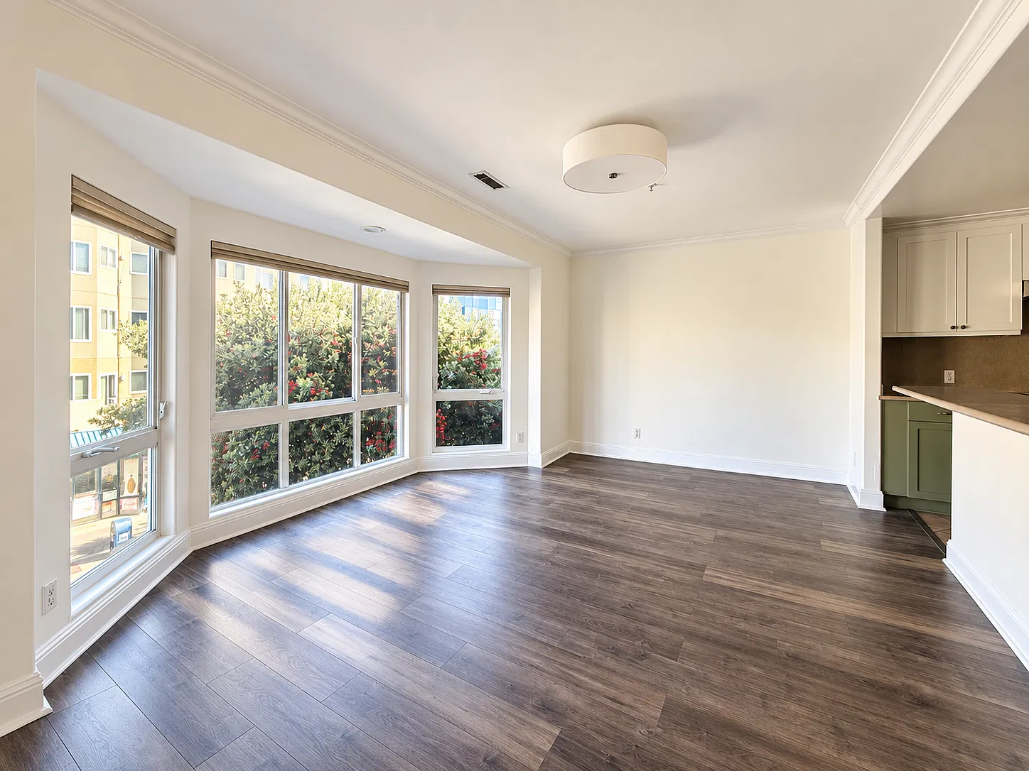 743 La Playa St — Photo 4