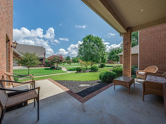 3rd image of 271 Savannah Park Dr