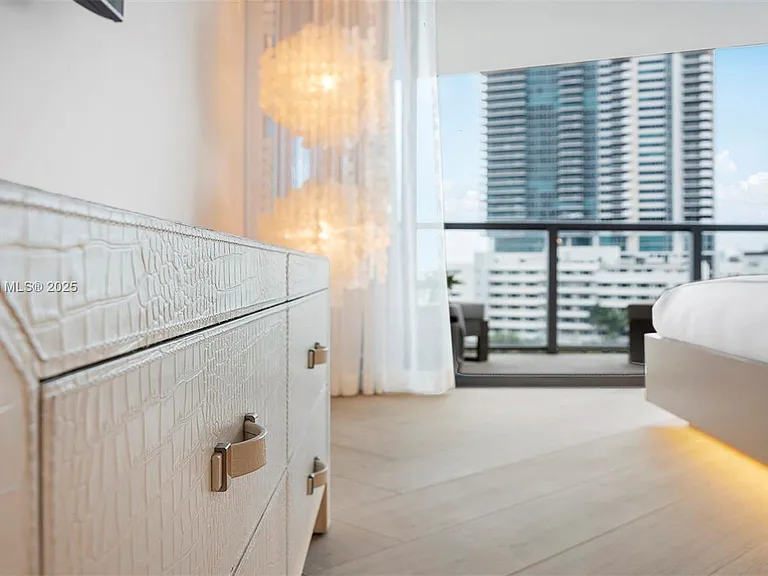 2201 Collins Ave #804 — Photo 17