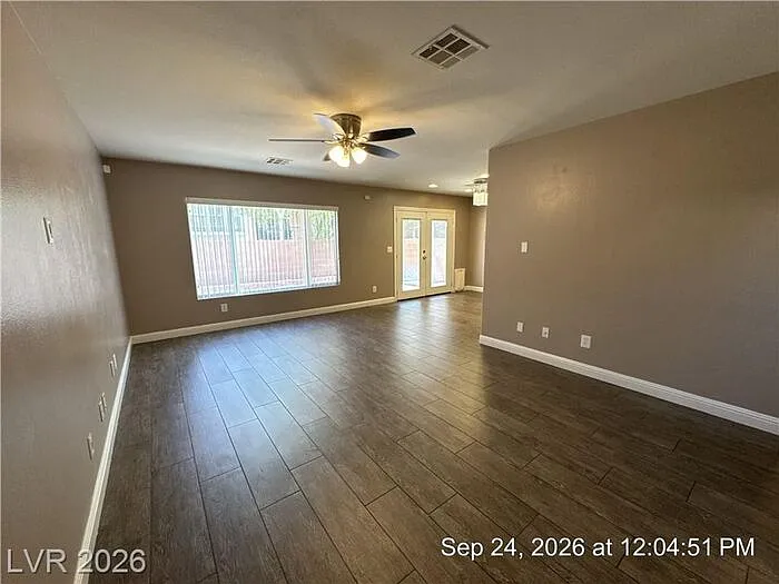 4 bed, 2.5 bath, 1569 sqft, $2,050 — Photo 3
