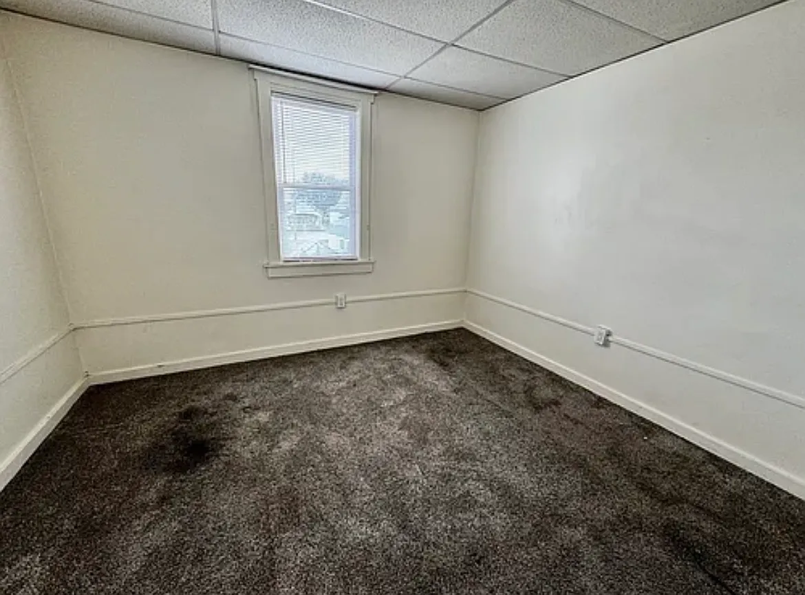 335 South Wood Street - 3 — Photo 2