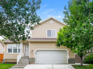 3694 E Blackhawk Rd, Eagle Mountain, UT 84005