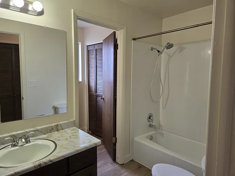 1967 E Parkridge Dr — Photo 14