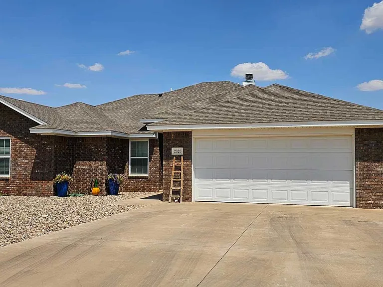 2320 Flagstone Dr — Photo 3