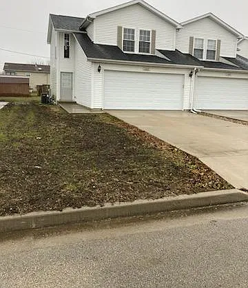3 bed, 1555 sqft, $1,300 — Photo 1