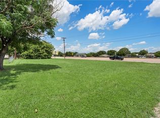 319 S Hewitt Dr, Hewitt, TX 76643