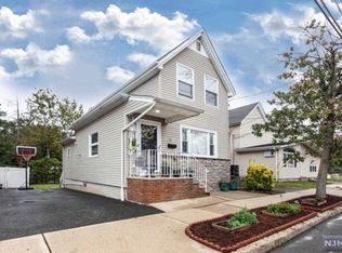 11 Garfield Pl, South Hackensack, NJ 07606