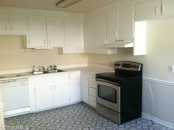 3rd image of 2507 Old Chapman St