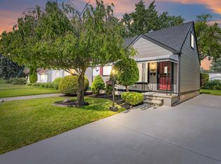 24416 Lauren Ave, Warren, MI 48089