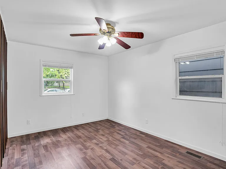 2719 E High St — Photo 6