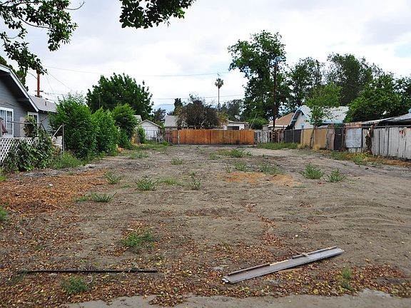 2nd image of 564 Magnolia Ave