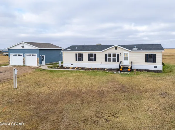 7251 N 84th St, Grand Forks, ND 58203