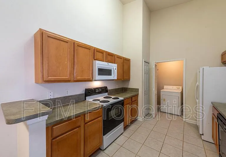 9505 Armelle Way #14 — Photo 10