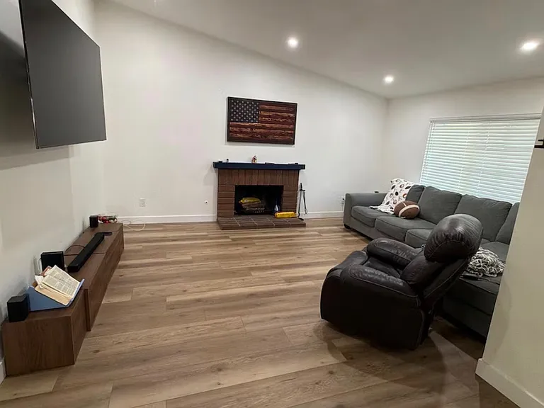 2509 Canterbury Trl — Photo 6