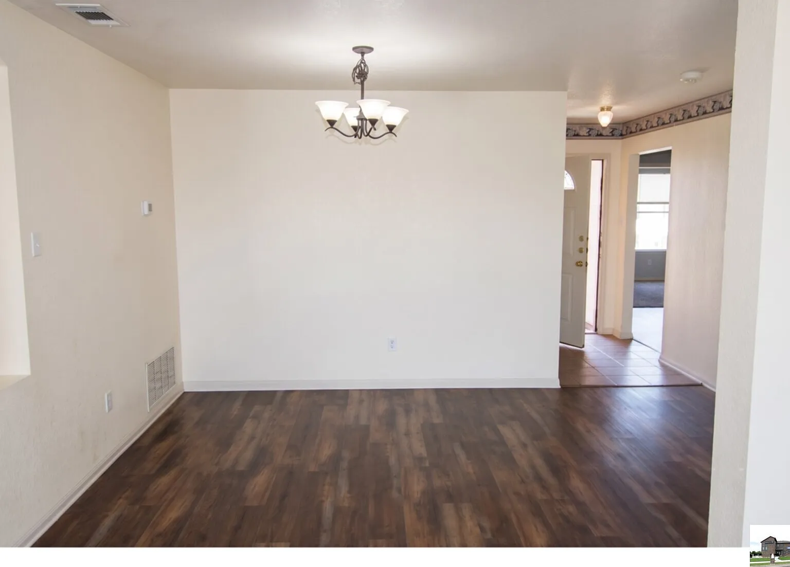 3 bed, 2.0 bath, 1394 sqft, $1,250 — Photo 3