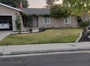1702 Dennis Ave, Clovis, CA 93611