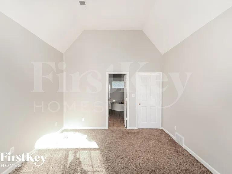 4566 Tulip Bend Dr — Photo 8