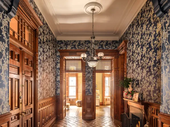 205 West 57th Street image 6 of 13