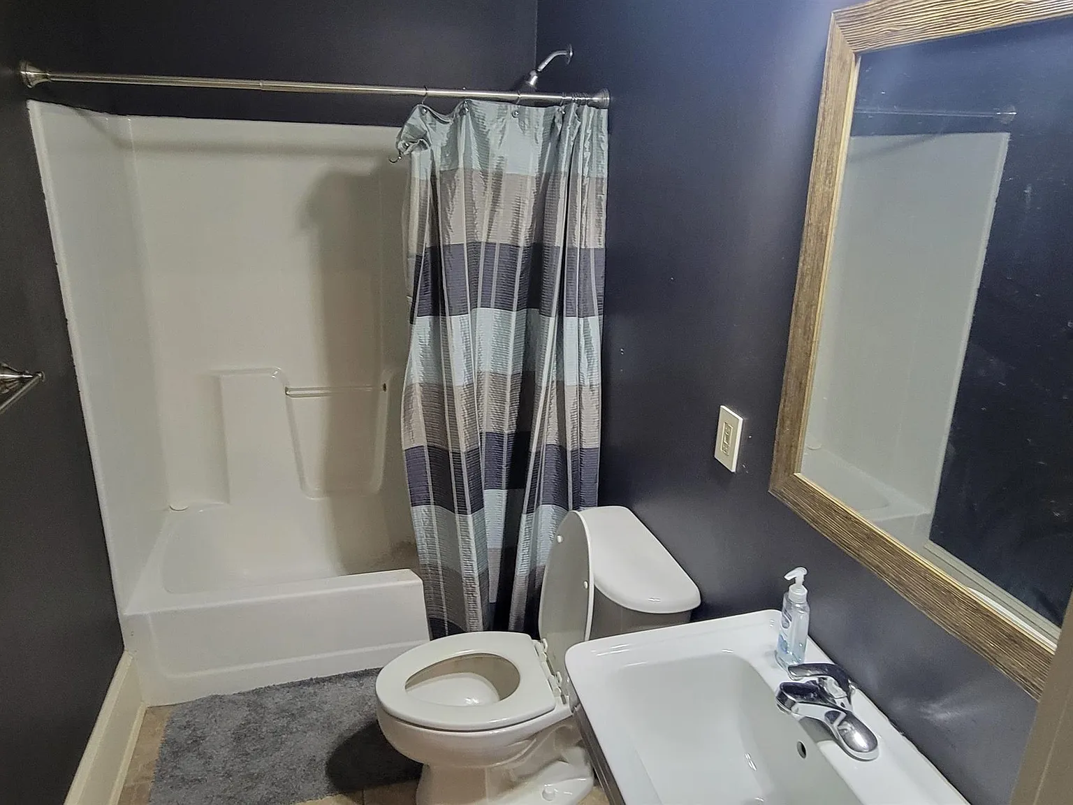 572 Mulberry Street — Photo 3