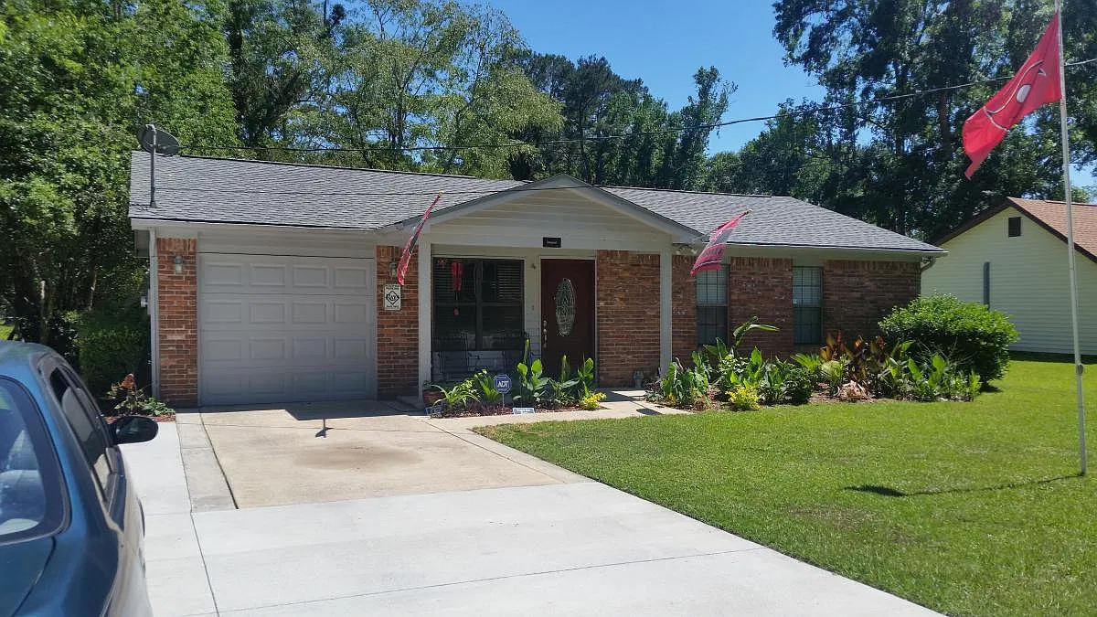 3 bed, 1692 sqft, $2,350 — Photo 1