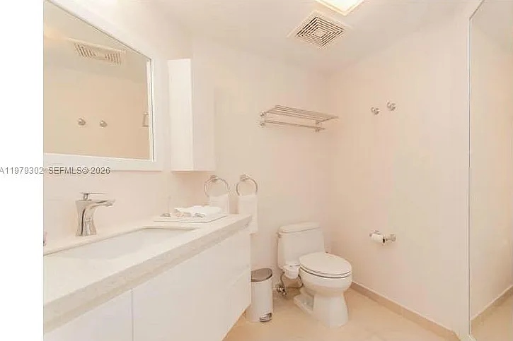 16699 Collins Ave #2406 — Photo 9