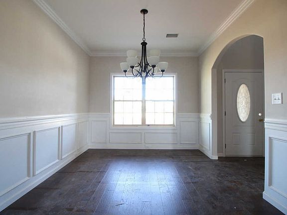 3rd image of 152 Charleston Oaks