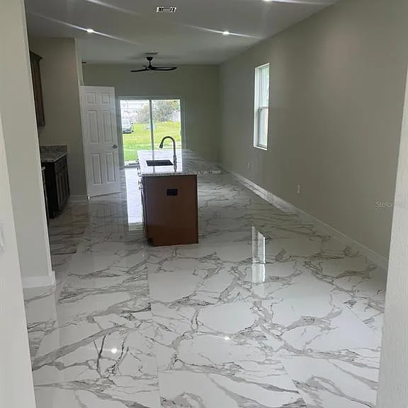 1207 Crawford Ave — Photo 3