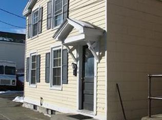 37 8th St, Hudson, NY 12534