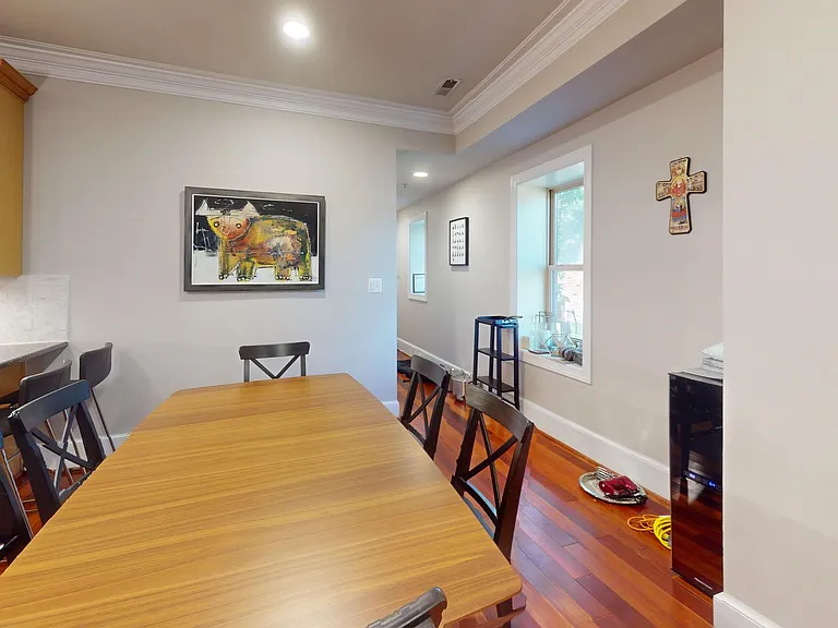 315 12th St NE #103 — Photo 11
