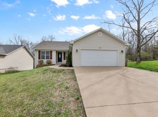 1928 Garrett Dr, Cape Girardeau, MO 63701