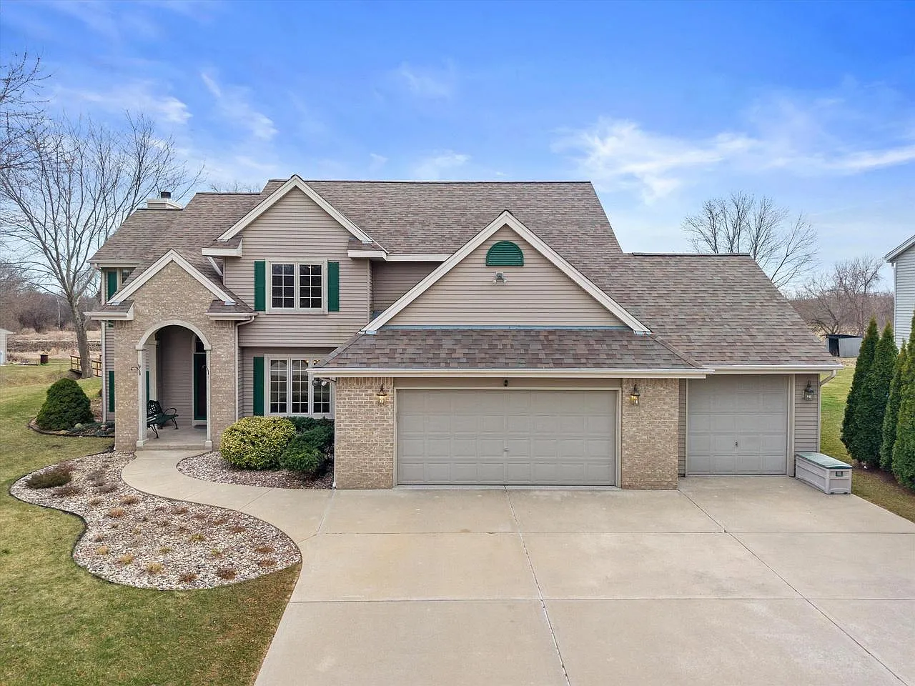 26311 Dukleth DRIVE photo 1