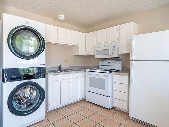 2nd image of 383 W 4900 S APT 4