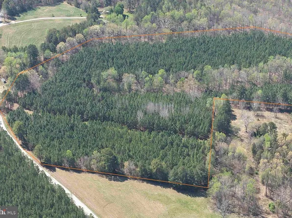 Dabney House Road 1, Java, VA 24565