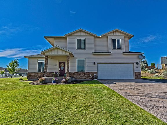 2nd image of 617 N Swan Ln