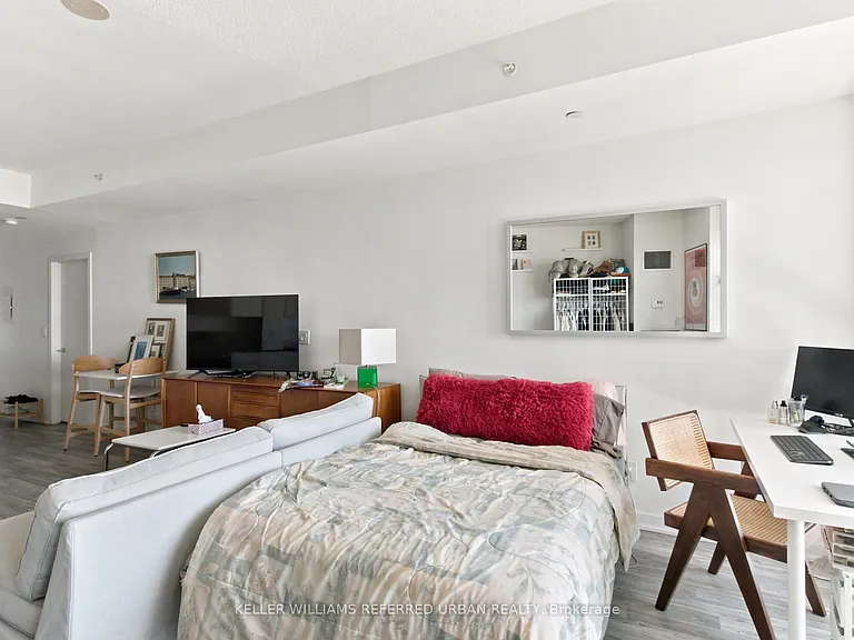 150 E Liberty St #2608 — Photo 13