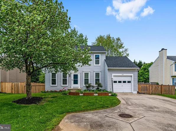 808 Vacation Dr, Odenton, MD 21113