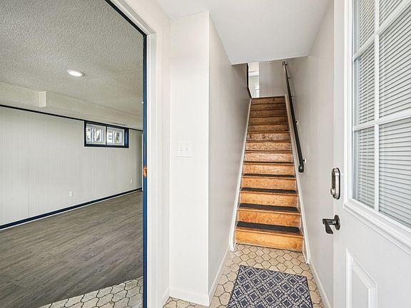3rd image of 40 W 31st St APT A