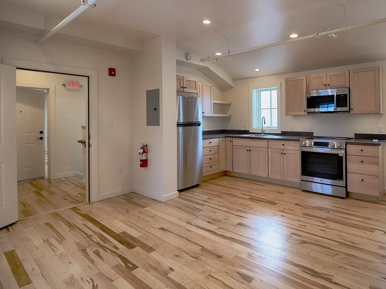 1 bed, 500 sqft, $1,399 — Photo 2