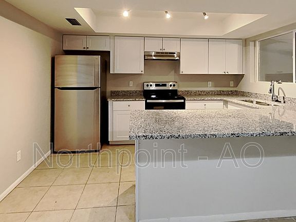 4th image of 3950 W Desert Hills Dr