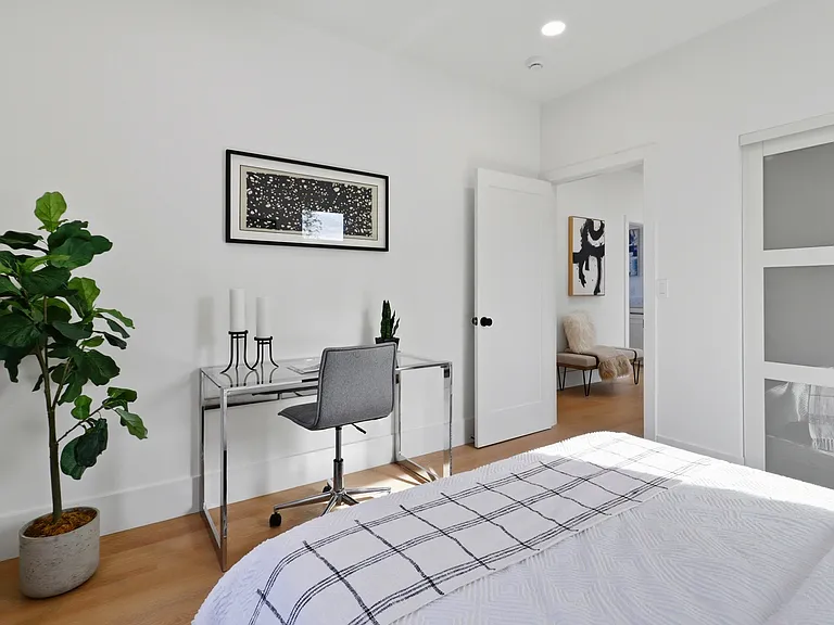 21 Cambridge Way — Photo 32