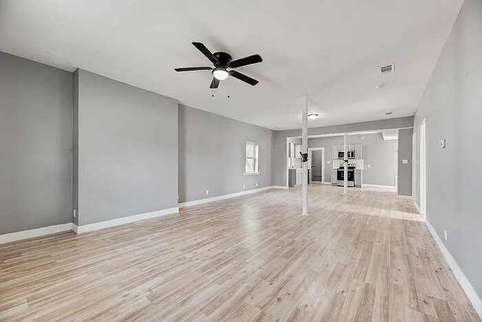 3 bed, 2.0 bath, 1536 sqft, $1,549 — Photo 2