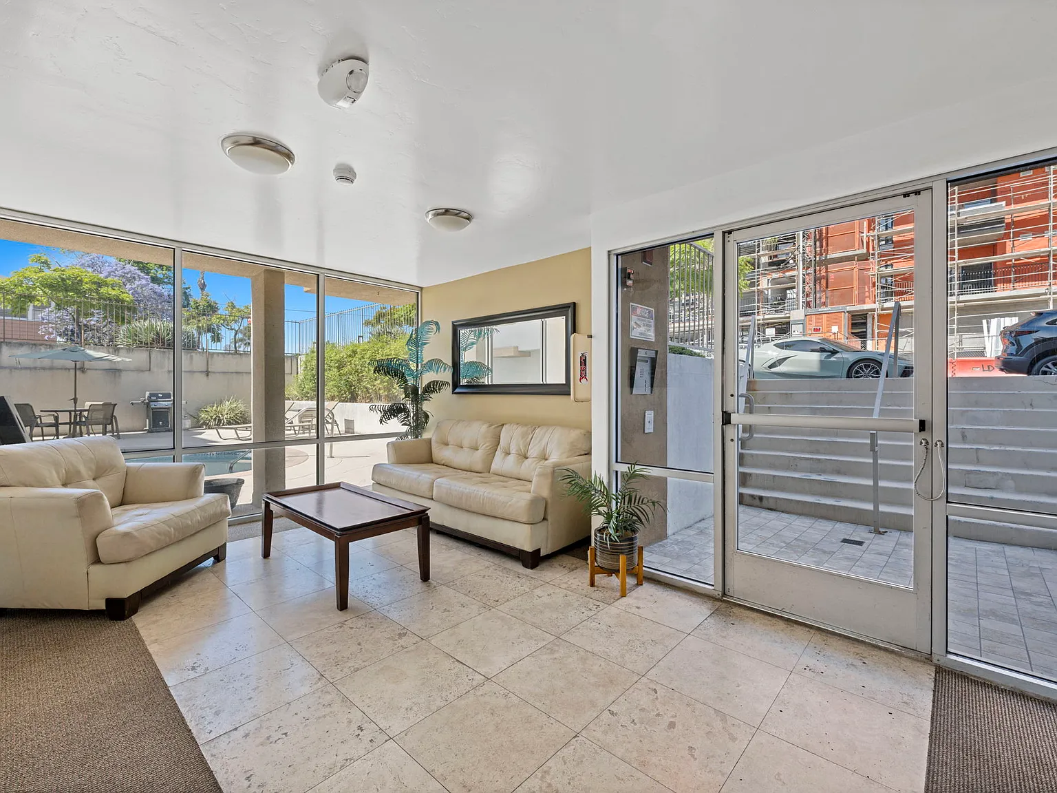 2 bed, 960 sqft, $3,500 — Photo 3