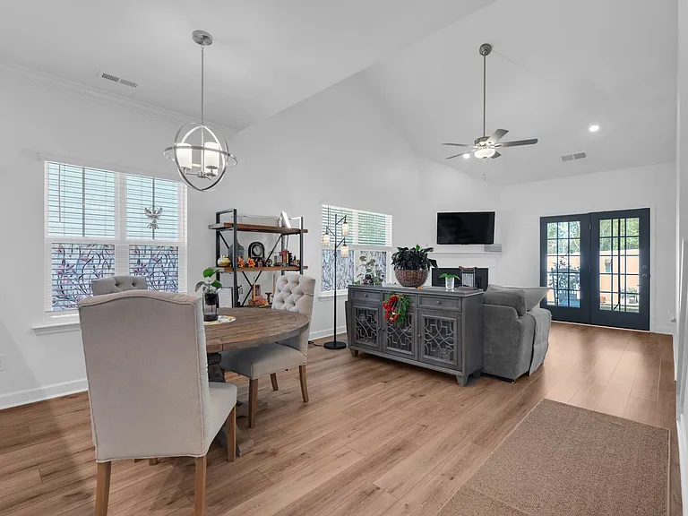 323 Nettle Ln — Photo 10
