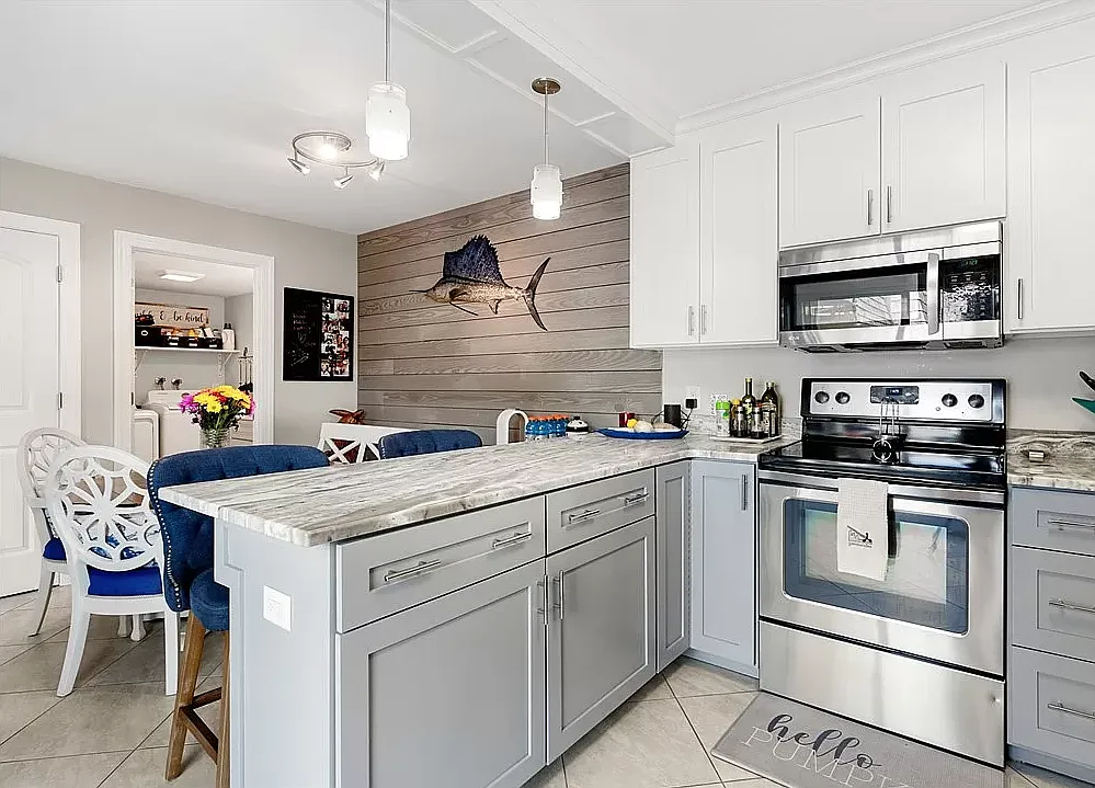 2 bed, 2.5 bath, 1170 sqft, $2,200 — Photo 2