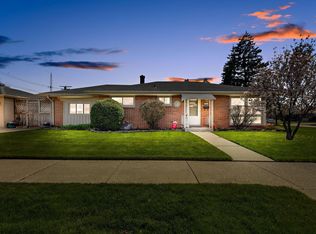 921 Carlton Dr, Racine, WI 53402