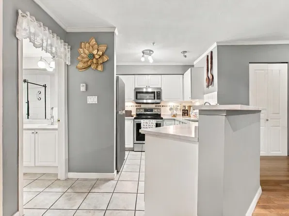 760 Kingsway #223, Vancouver, BC V5V 3C1