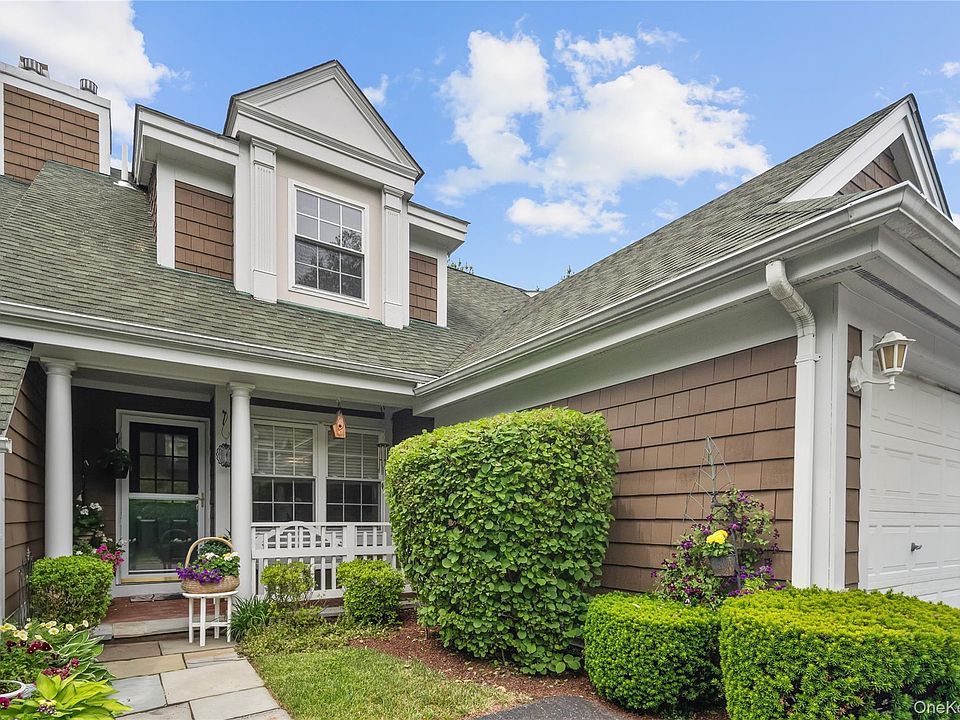 1st image of 4 Winterberry Lane