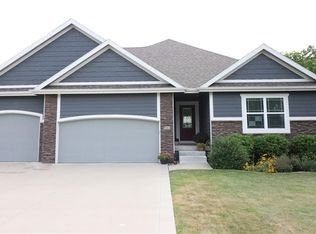 943 SE 55th St, Pleasant Hill, IA 50327
