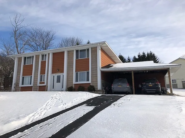 Great 2 bed plus office in Quiet Eastern Heights Neighborhood Near Bus-Line, East Hill Plaza, and... — Photo 1